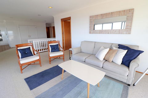 Waves @ Caves - Your Accommodation 3