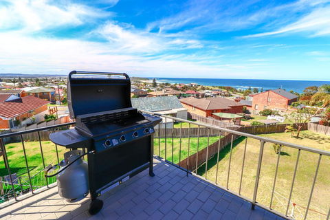 Waves @ Caves - Your Accommodation 1