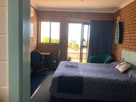 Whale Fisher Motel - Your Accommodation 1