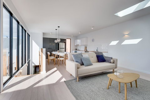 White Room Apartments - Your Accommodation 0