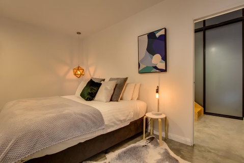 White Room Apartments - Your Accommodation 1
