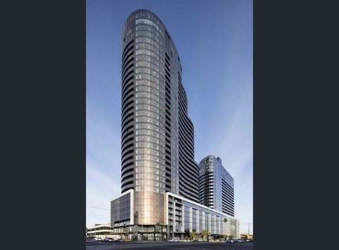 Whitehorse Towers - Your Accommodation 0