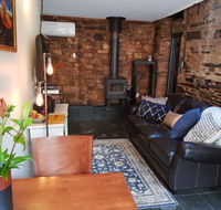 William Hunt's Retreat - Redwood Studio - Your Accommodation