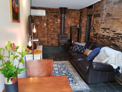 William Hunt's Retreat - Redwood Studio - Your Accommodation 0