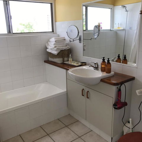 Winston Cottage - Your Accommodation 3