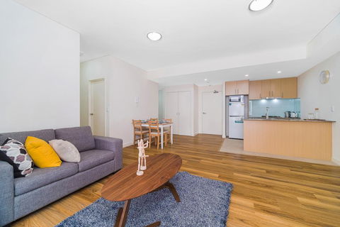 Wolli Creek Airport Serviced 2 Bedroom Apartment - Your Accommodation 1