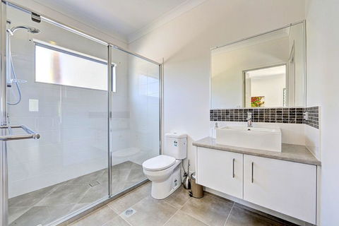 Woodgate Beach Houses - Your Accommodation 3