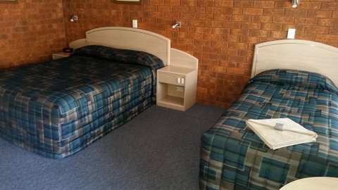 Yambil Inn - Your Accommodation 1