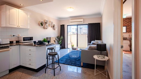 Your Home Here In Sydney - Your Accommodation 3