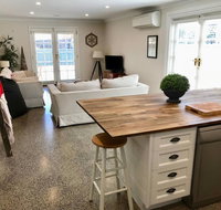 YSG The Edward Townhouse 153 - Walk To Town - Your Accommodation