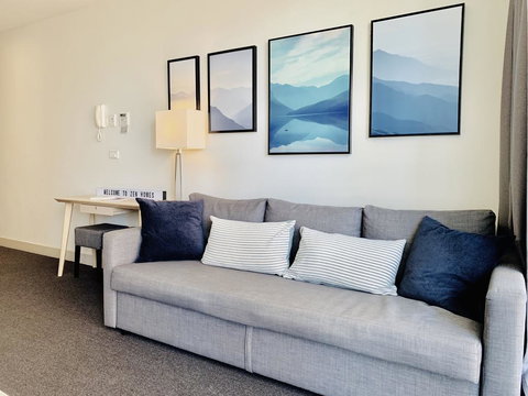 ZEN Homes On Collins - Your Accommodation 2