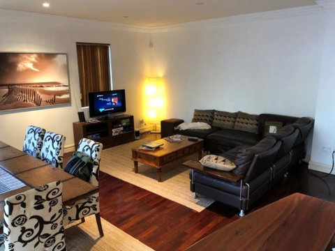 Zero Contact Private CBD-Social-Chillout-Oasis With Outdoors For You & Friends - Your Accommodation 1