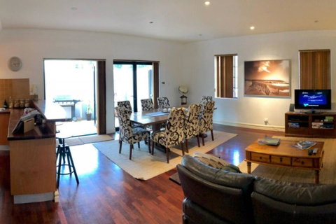 Zero Contact Private CBD-Social-Chillout-Oasis With Outdoors For You & Friends - Your Accommodation 0