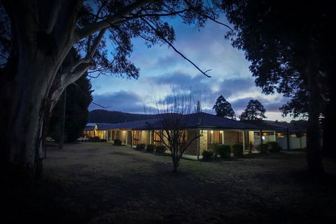 Zig Zag Motel - Your Accommodation 3