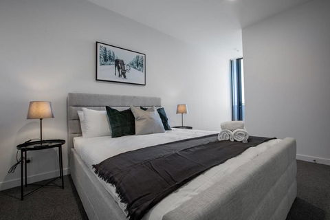 Grey Style, Simple And Cozy Apt@Parkville+Carpark - Your Accommodation 2