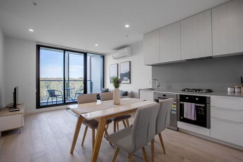 Grey Style, Simple And Cozy Apt@Parkville+Carpark - Your Accommodation 0