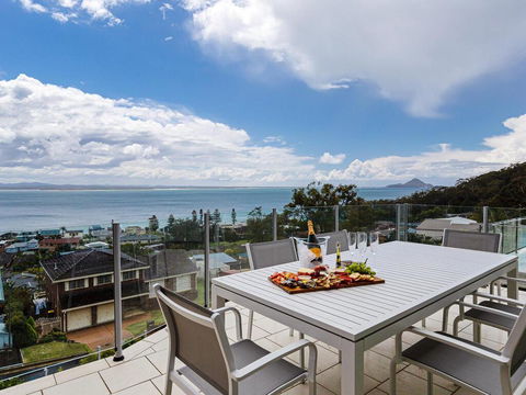 Maison De La Mer 30 Mulubinda Parade - Luxurious, Linen, Aircon And Panoramic Views - Your Accommodation 0