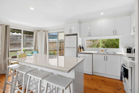 2 Russell - Your Accommodation 0