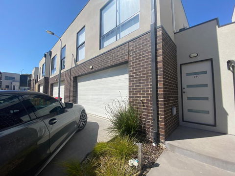 30 Minutes To Airport-3BR-Unfurnished-LUGarage-29G - Your Accommodation 2