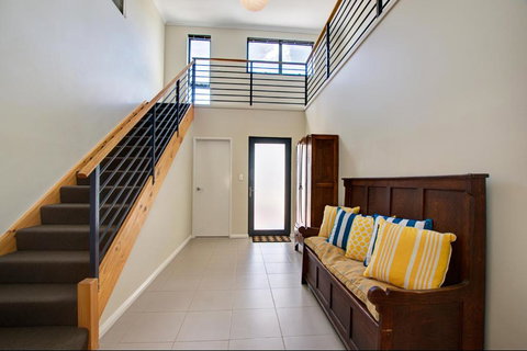 A Little Luxury In Town - Your Accommodation 4