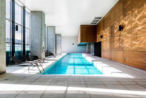 A Central Apt Right Next To Southern Cross - Your Accommodation 2