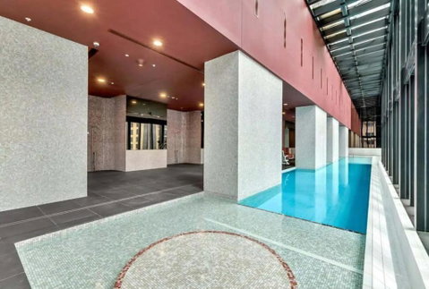 A Chic 2BR Apt Near Melbourne CBD W FREE Parking - Your Accommodation 2