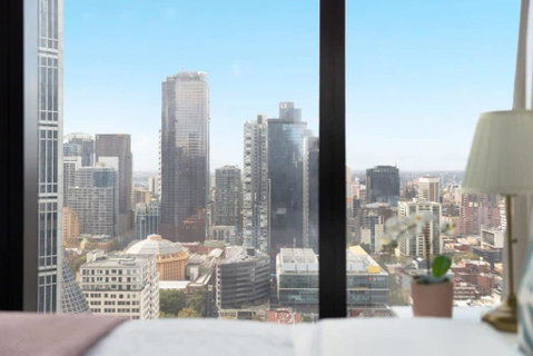 A Chic 2BR Apt Near Melbourne CBD W FREE Parking - Your Accommodation 1