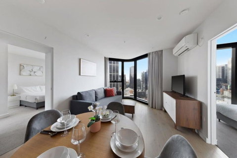 A Chic 2BR Apt Near Melbourne CBD W FREE Parking - Your Accommodation 4