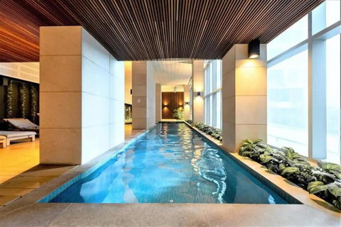 A Comfy 2BR Apt W City Views Near Southern Cross - Your Accommodation 2