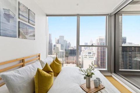 A Comfy 2BR Apt W City Views Near Southern Cross - Your Accommodation 4