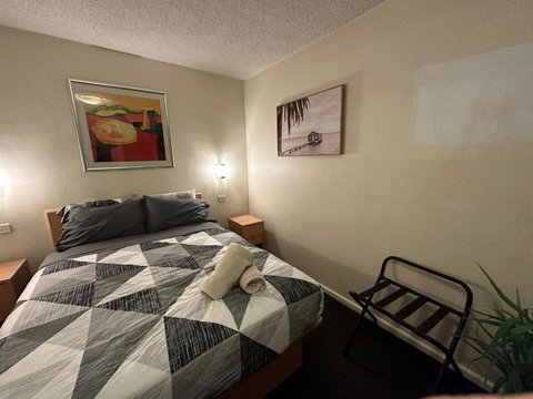 Acland Street Studio Apartment FREE PARKING - Your Accommodation 1