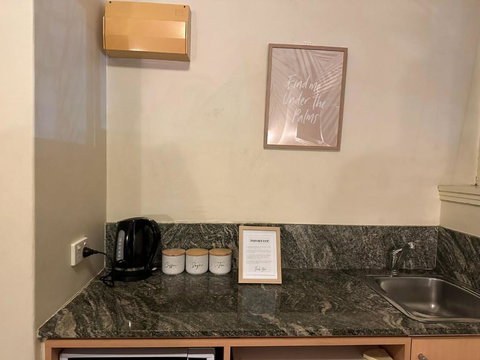 Acland Street Studio Apartment FREE PARKING - Your Accommodation 3