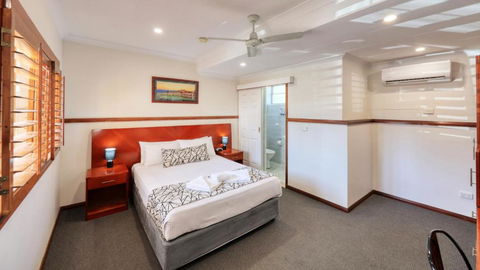 Across Country Motor Inn & Cottages - Your Accommodation 3