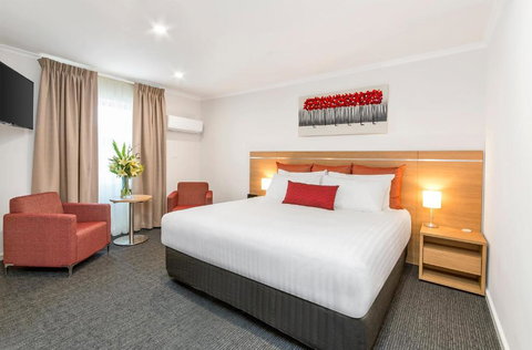 Adelaide Royal Coach - Your Accommodation 0