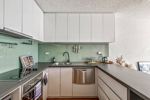 Albert Park Hideaway - A Peaceful Leafy Locale - Your Accommodation 2