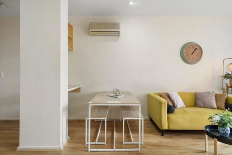 Azalea - Rundle Mall Edge Residence On York - Your Accommodation 2