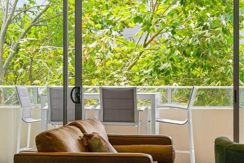 Apartment On Honeysuckle - Your Accommodation 1