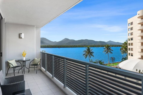 Aqua Vista At Harbour Lights - Poolside Panorama - Your Accommodation 0