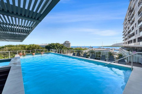 Aqua Vista At Harbour Lights - Poolside Panorama - Your Accommodation 1