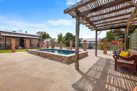 Arapiles Club House - Your Accommodation 2