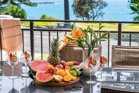 Arcoola 2 - Views Over Main Beach - Your Accommodation 0