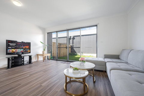 Austral Warm 4br House With Parking&WiFi - Your Accommodation 0