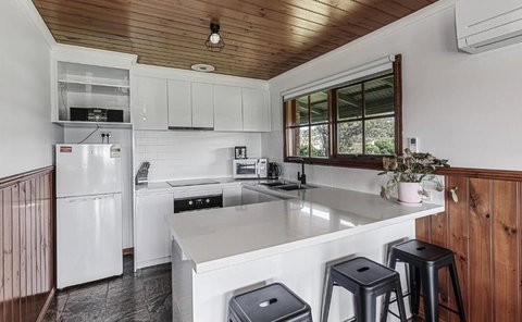 Apollo Bay Cottages- Sabine - Your Accommodation 1