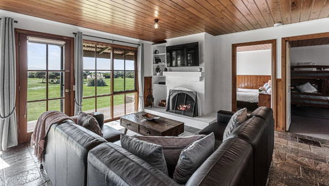 Apollo Bay Cottages- Sabine - Your Accommodation 0