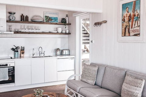 BAY PROPERTIES . Beach House Studio - Your Accommodation 1