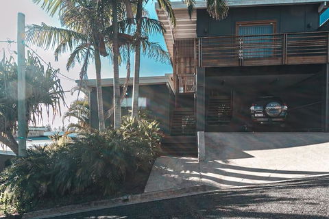 BAY PROPERTIES . The Big Chill - Your Accommodation 1