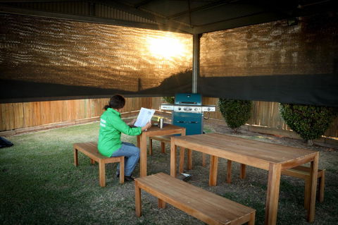 Emerald Park Motel - Your Accommodation 9