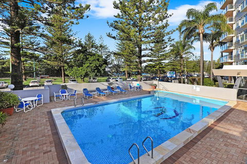 Pacific Regis Beachfront Holiday Apartments - Your Accommodation 4