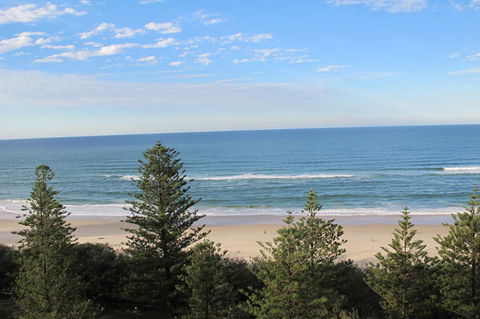 Pacific Regis Beachfront Holiday Apartments - Your Accommodation 11