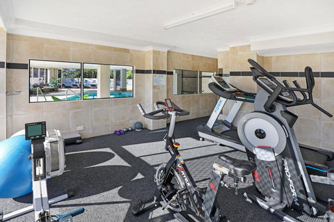 Pacific Regis Beachfront Holiday Apartments - Your Accommodation 8
